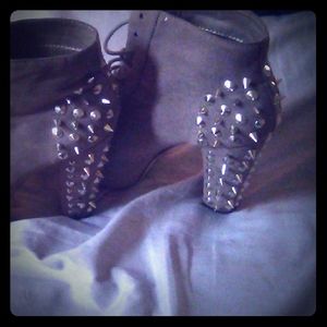 Spiked heels